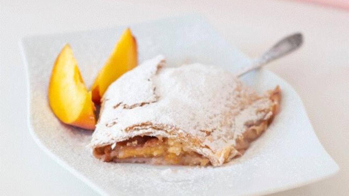 strudel-cu-dovlecei---o-umplutura--gustoasa-si-cremoasa--invelita-intr-un-foietaj-crocant_80162000