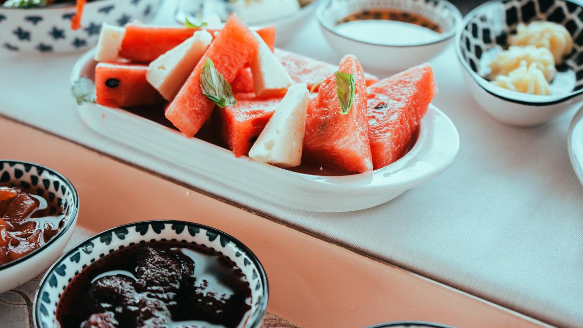 pepene-rosu-la-cuptor-cu-mozzarella-si-nuci--gustarea-necrezut-de-buna_84900700