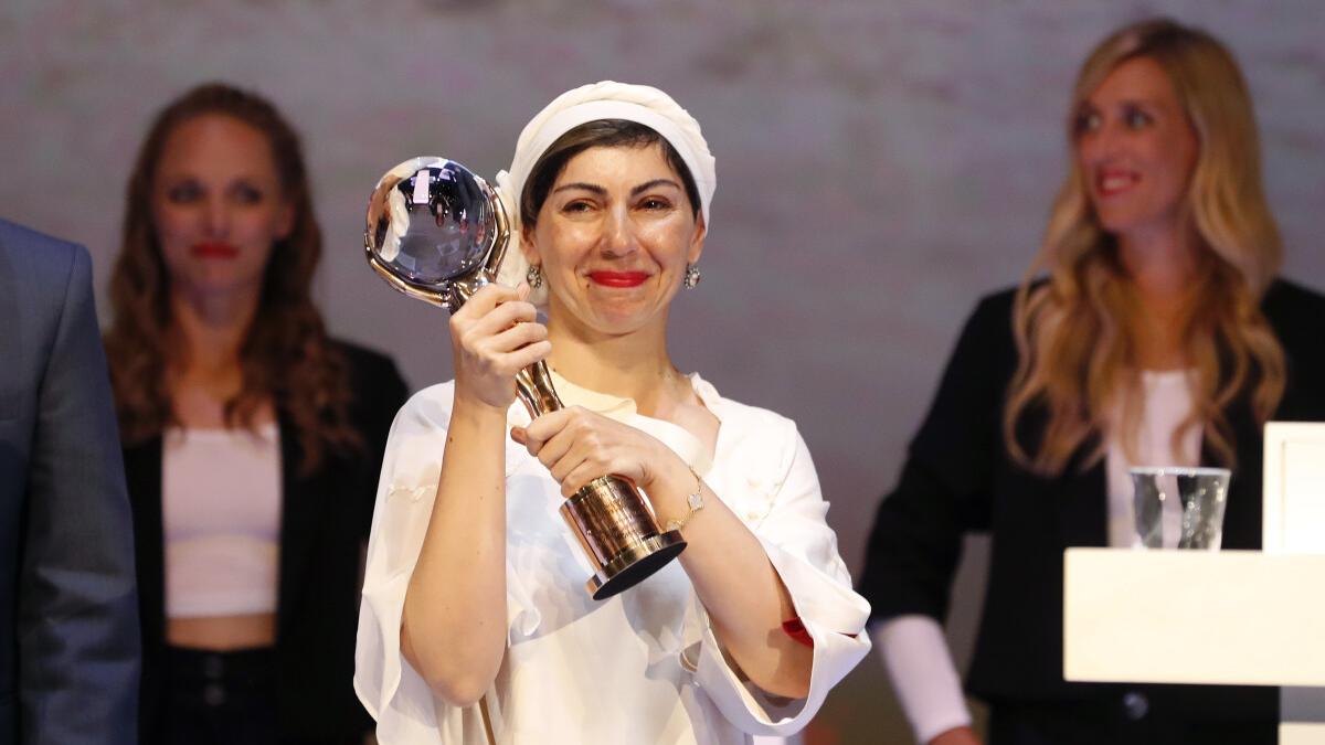 karlovy-2022-iran-glob_09560000