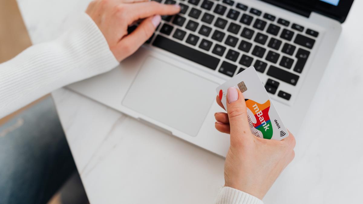 pexels-karolina-grabowska-5717969_70934100