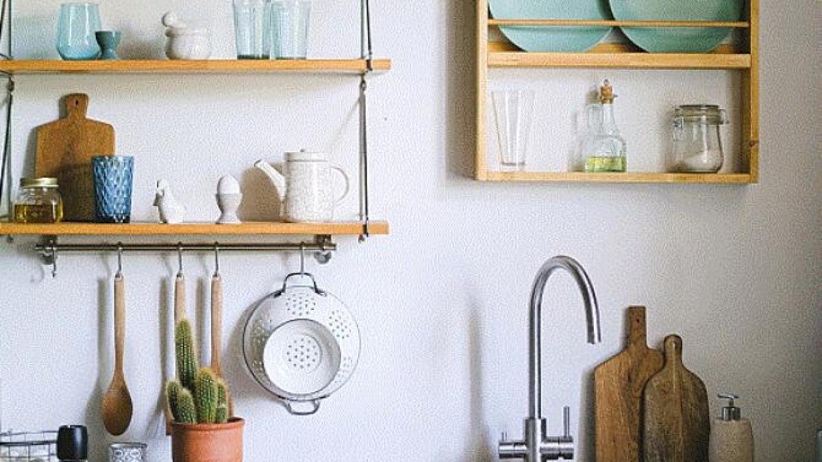 zonele-din-bucatarie--adesea-ratate-in-timpul-curateniei--acumuleaza-grasime-si-murdarie---iata-care-sunt-acestea_57022300