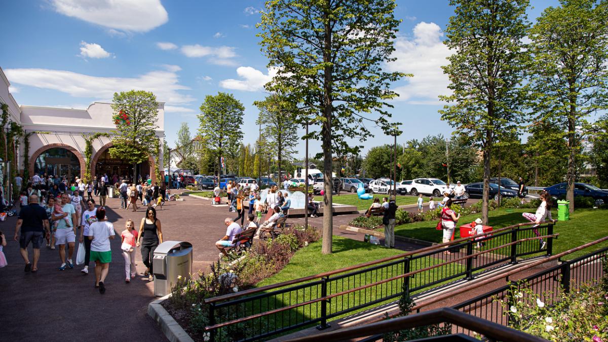 01-family-market-miroslava_iulius_82477100