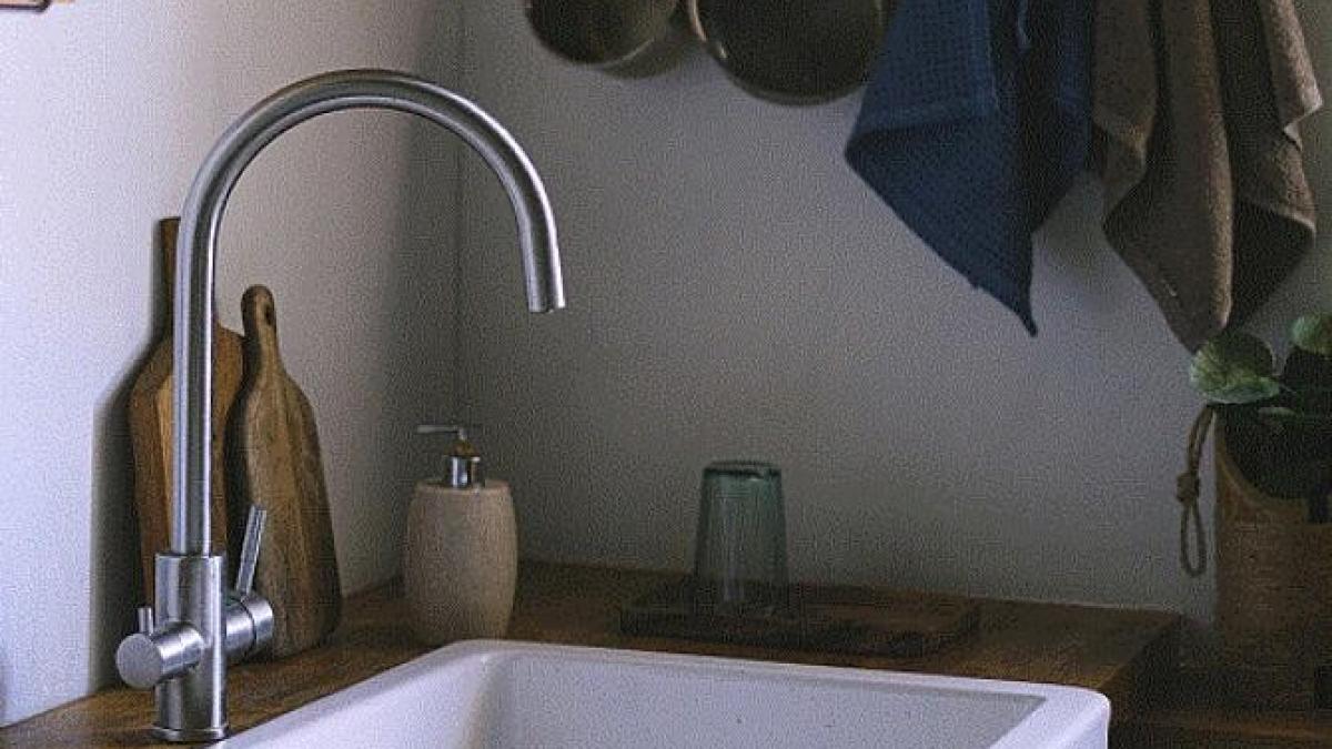 remediul-minune-care-desfunda-orice-chiuveta-in-15-minute-inlocuieste-produsele-scumpe-cu-doua-ingrediente-din-camara_63605400