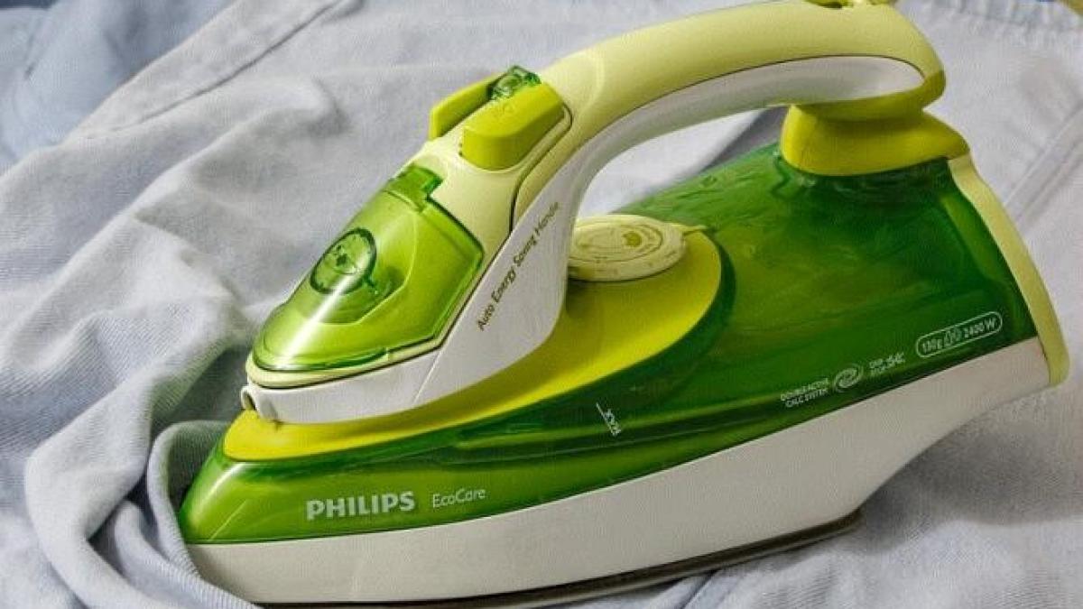 elimina-calcarul-din-fierul-de-calcat-cu-acest-produs---otetul-si-bicarbonatul-au-un-concurent-serios_60609700