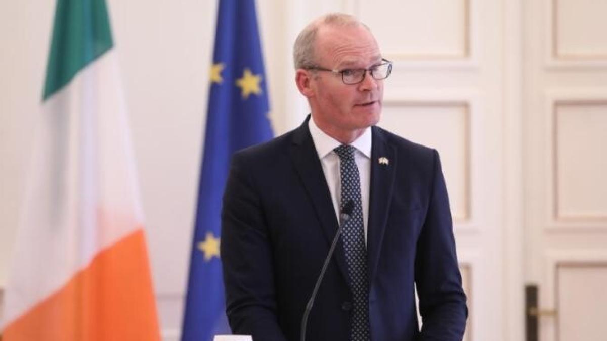 simon-coveney-_85404100