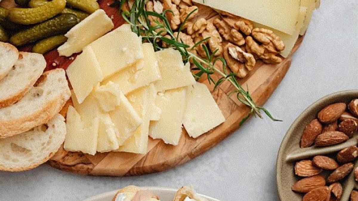 branza-marinata-in-ulei-de-masline---reteta-unui-aperitiv-original-si-aromat_56867500