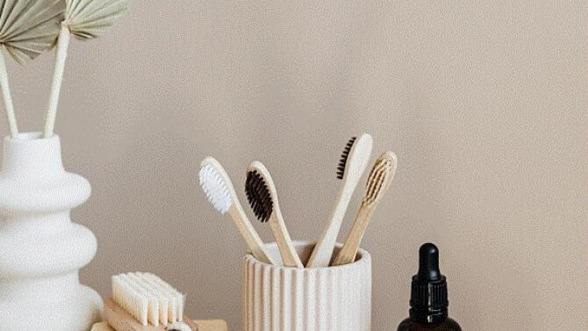 gospodinele-cu-experienta-tin-o-periuta-de-dinti-langa-masina-de-spalat---un-truc-util--pe-care-il-vei-incerca_07114200