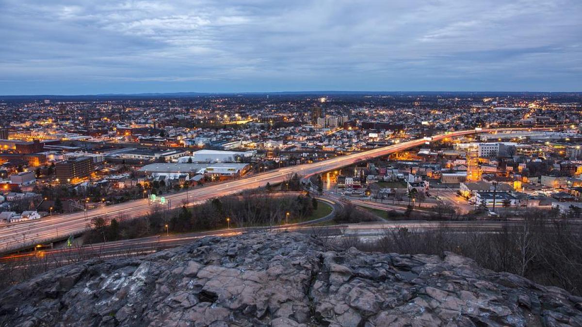 sosea-stramba-sua_71236800