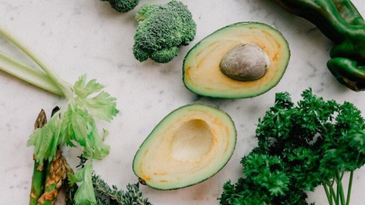 avocado-umplut-cu-ton---nu-ai-mancat-niciodata-ceva-mai-bun_77874200