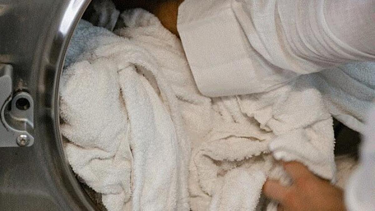 detergent-ecologic--facut-in-casa----este-de-4-ori-mai-ieftin-si-foarte-eficient--elimina-rapid-toate-petele_55127600