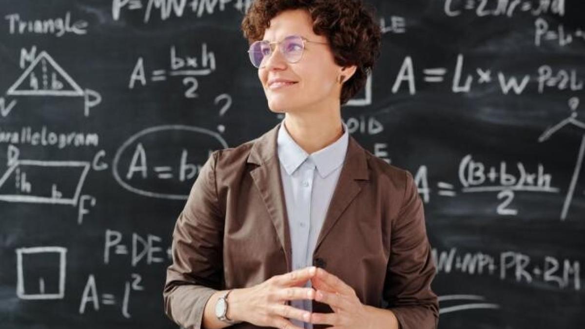 profesori_meditatii_foto_pexels_18014600