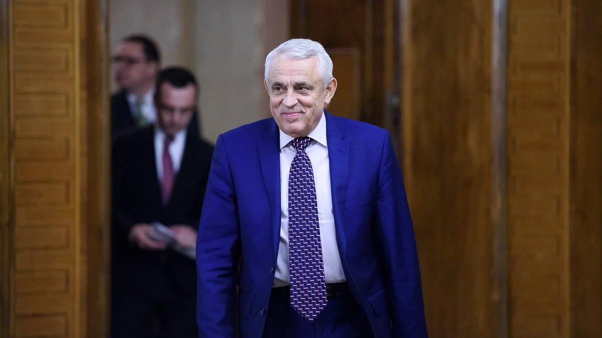 daea--despre-cei-care-nu-il-vor-la-agricultura-nu-ma-aplec--eu-nu-iau-chistoace--daca-nu-fumez--si-nu-fumez_15701700