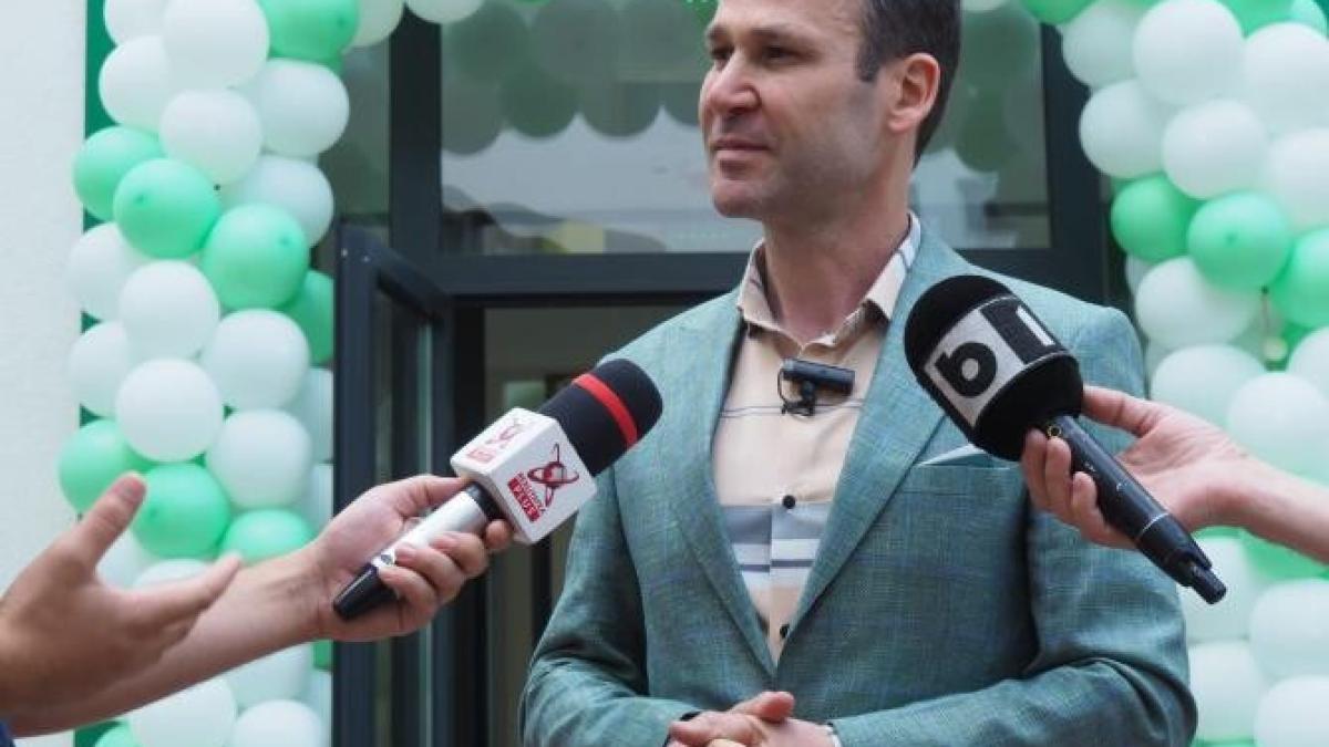 o-noua-cresa--inaugurata--primarul-robert-negoita-pregatim-un-amplu-proiect-pentru-scolile-din-sectorul-3-1_71243600