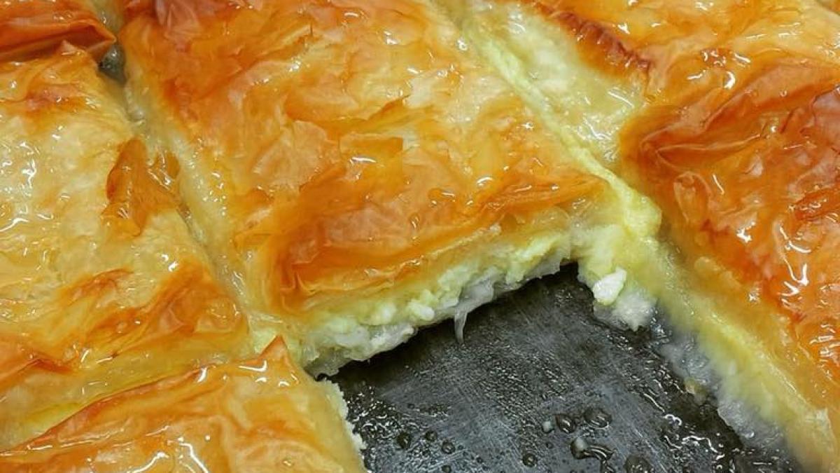 bougatsa--placinta-greceasca-umpluta-cu-crema-de-vanilie--cel-mai-bun-desert_33593300