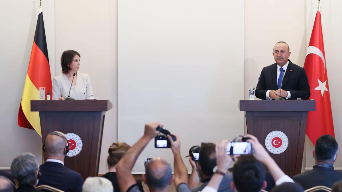 ministrii-de-externe-turc-si-german--schimb-tensionat-de-replici_05197100