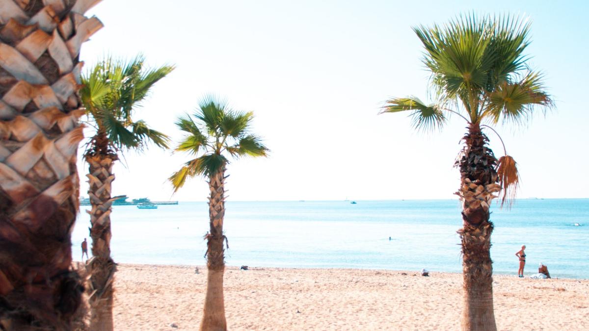 cele-mai-frumoase-plaje-din-apropierea-atenei--sunt-la-fel-de-frumoase-ca-cele-de-pe-insulele-grecesti_22938500