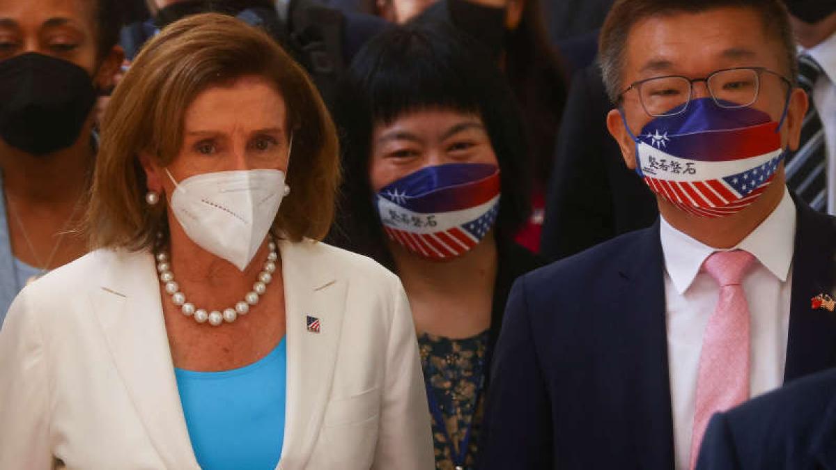 pelosi-beijing_35233400