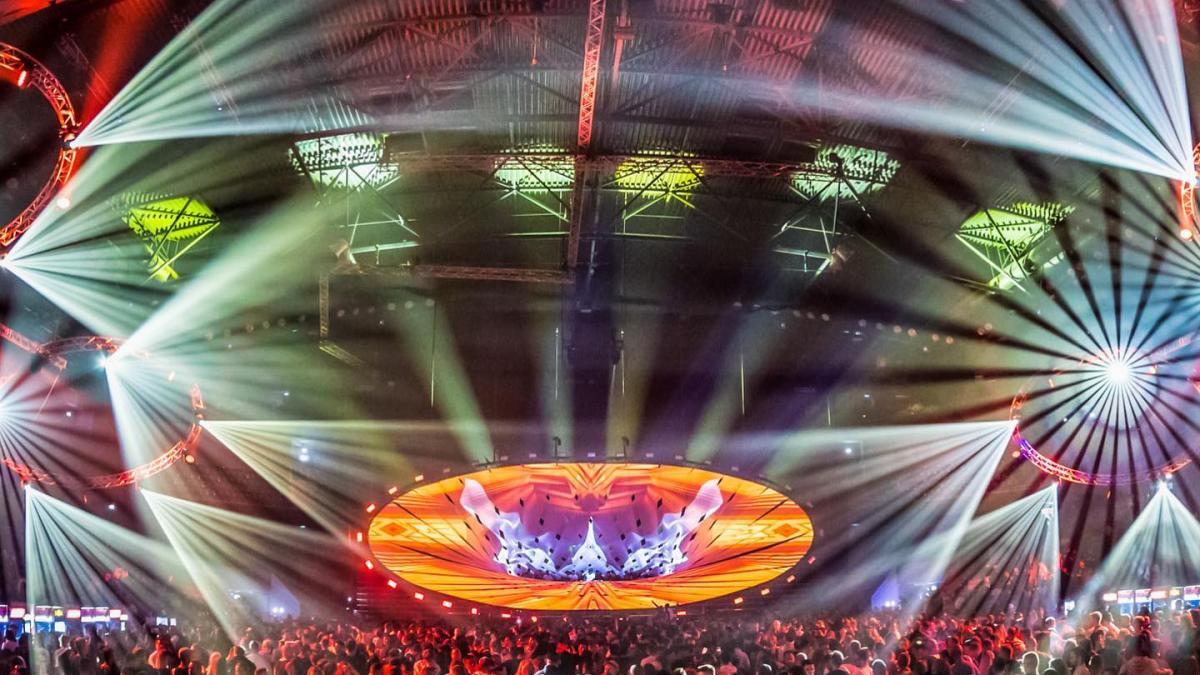 vedeta-pro-tv--ceruta-in-casatorie-pe-stadionul-de-la-untold-cand-trupul-si-sufletul-mi-au-ingenunchiat-de-fericire-si-recunostinta_70609500