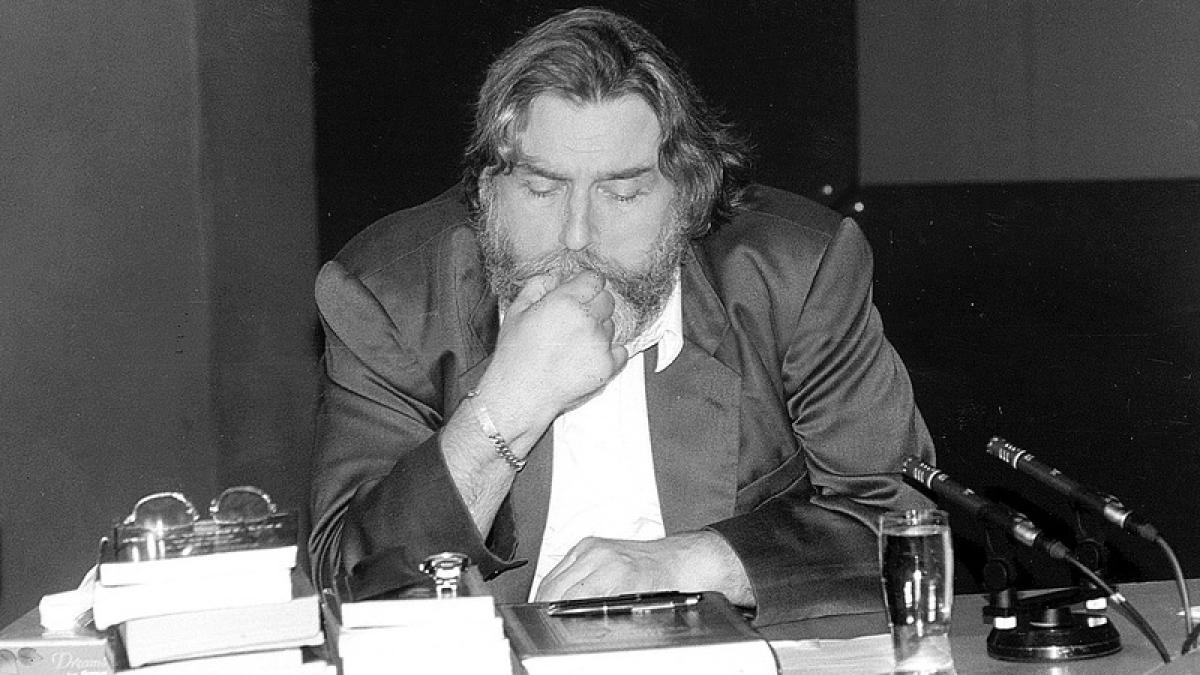 de-ce-citim---despre-adrian-paunescu_19570100