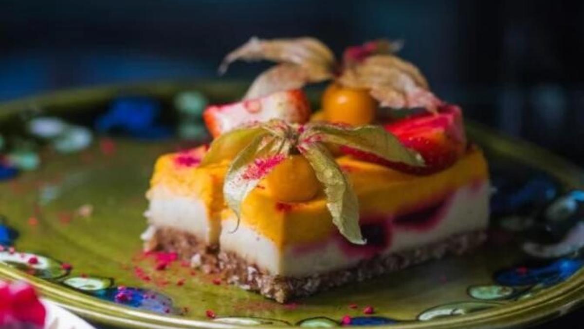 prajitura-5-cani--cea-mai-simpla-si-delicioasa-reteta-se-amesteca-totul-si-se-toarna-n-tava_04486200