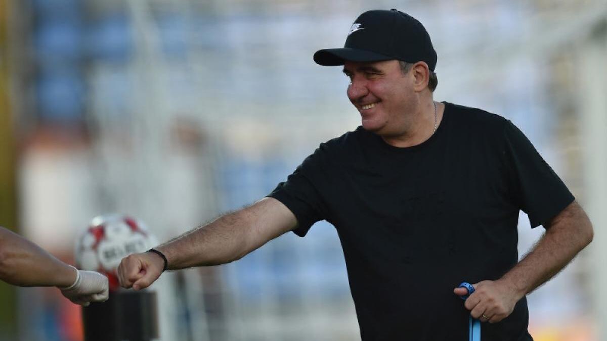 cum-l-a-determinat-adrian-paunescu-pe-gheorghe-hagi-sa-nu-se-retraga-de-la-nationala_38705900