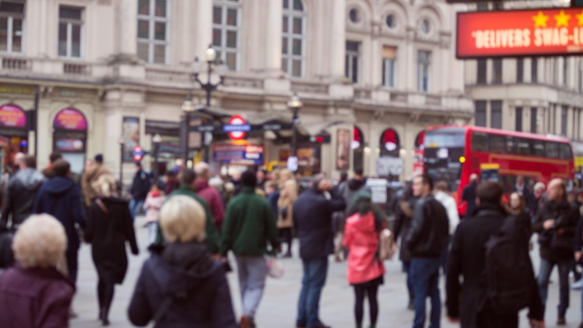 diferenta-dintre-romani-si-occidentali-alfred-bulai-despre-respectarea-regulilor_62266800