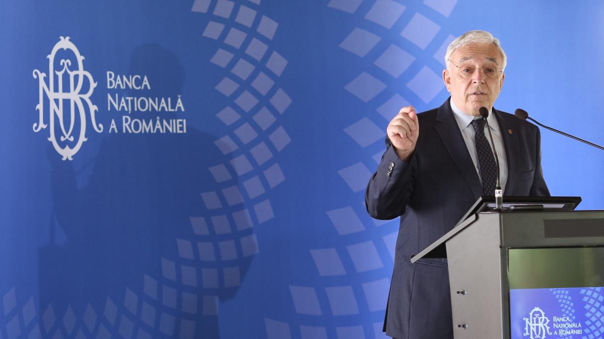 mugur-isarescu-la-multi-ani-1-august-_inquam_photos_sabin_cirstoveanu_42832900