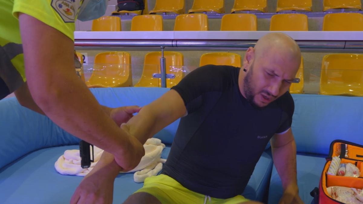 nick_n-d_accidentare_pe_scari_la_splash_vedete_la_apa_sezon_5_b_30070200