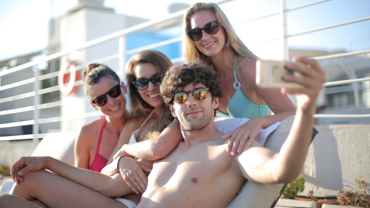 soare-cancer-telefon-sanador-pexels-andrea-piacquadio-3852306_32123500