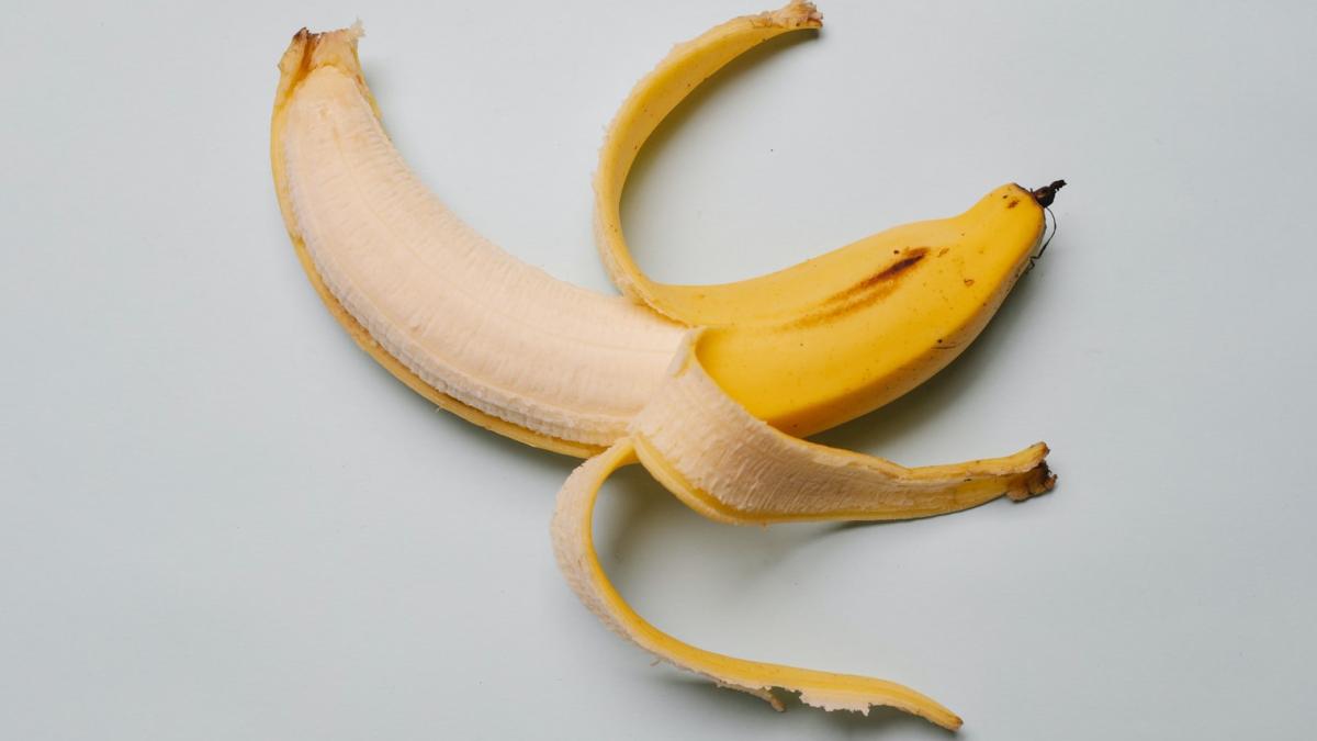 beneficii-coaja-de-banana-la-ce-e-buna_02165900