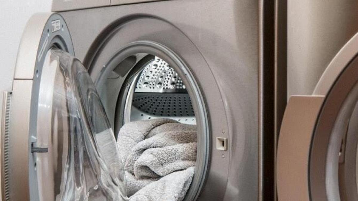 masina-de-spalat-miroase-a-mucegai--trebuie-sa-o-igienizati-urgent-cu-un-produs-ieftin-si-eficient_91919400