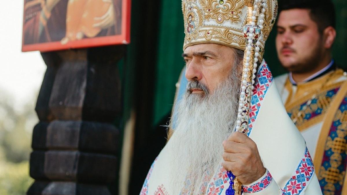 arhiepiscopia_tomisului_fb_ips_teodosie_intrerupt_slujba_ziua_marinei_04566500