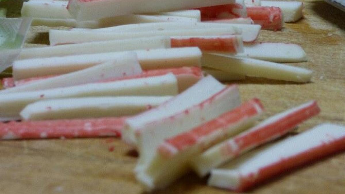 salata-din-4-ingrediente--gata-in-10-minute-are-un-gust-extrem-de-interesant-si-este-si-satioasa_17077700