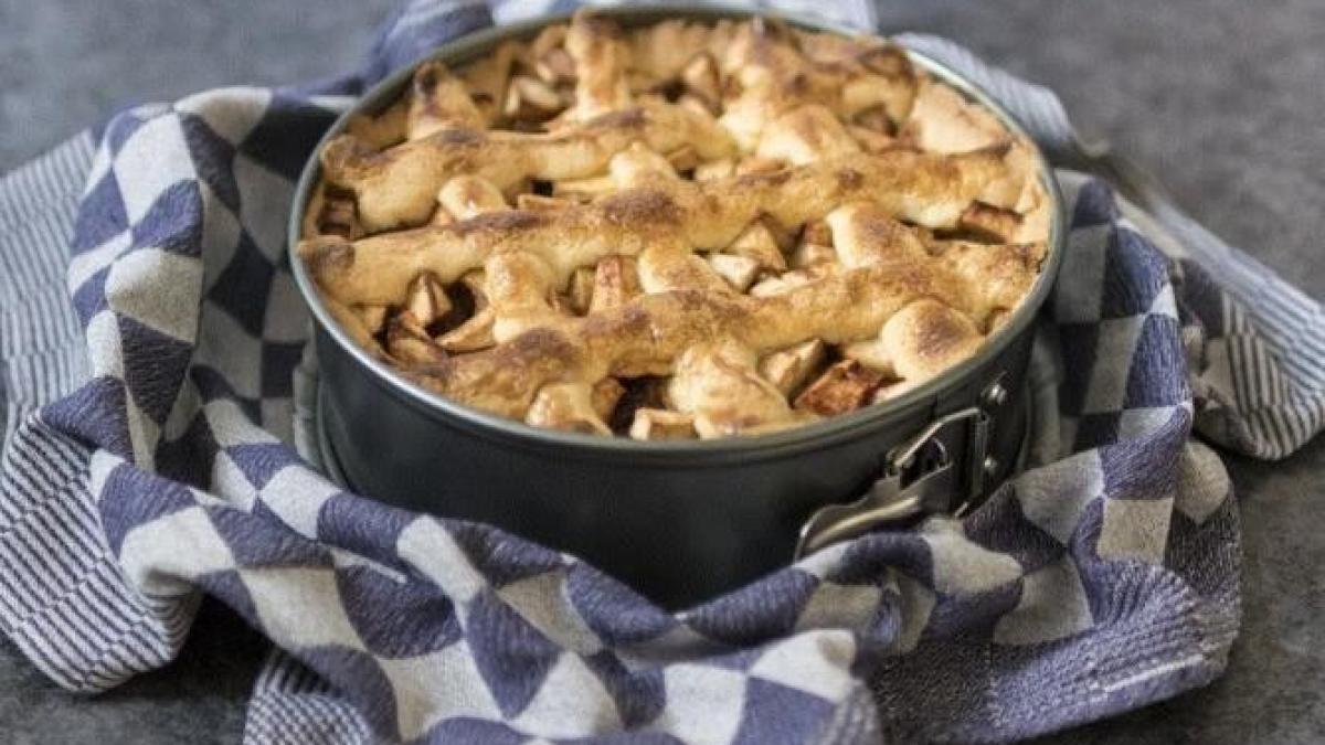 cea-mai-veche-reteta-a-placintei-cu-mere---ai-nevoie-de-cateva-produse-si-capodopera-culinara-e-gata_21871500