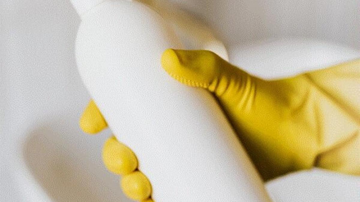 foloseste-un-sampon-ieftin-in-viata-de-zi-cu-zi---trucurile-gospodinelor-cu-experienta_64057100