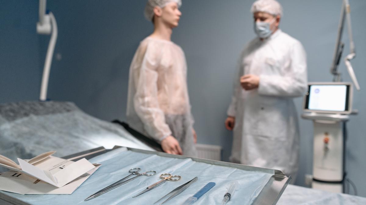 persoanele-neasigurate--lista-serviciilor-medicale-de-care-pot-beneficia-si-conditia-pexels-pavel-danilyuk-7108142_71841500