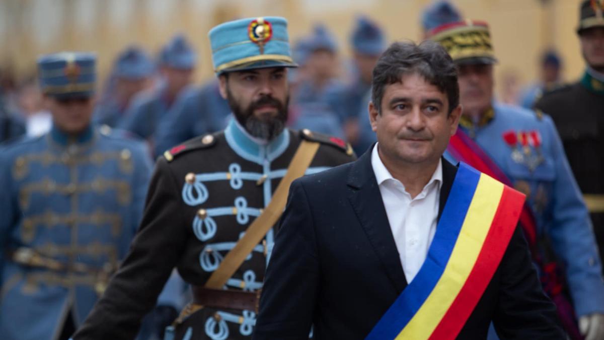 primarul-usr-din-alba-iulia-vrea-sa-evacueze-sase-familii-de-rromi-dintr-un-bloc-social--ciuvica-au-o-cantitate-de-ipocrizie-exagerata--peste-doi-ani--se-va-termina-cu-usr_46542900