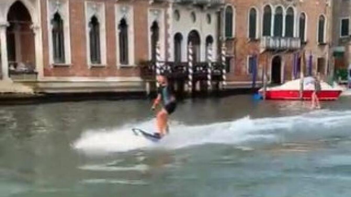 venetia-surf-canal_07460000