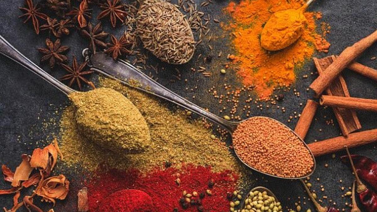 pune-un-varf-de-cutit-din-acest-condiment-pe-pervazul-geamului----vei-uita-pe-loc-de-o-grija_43786200