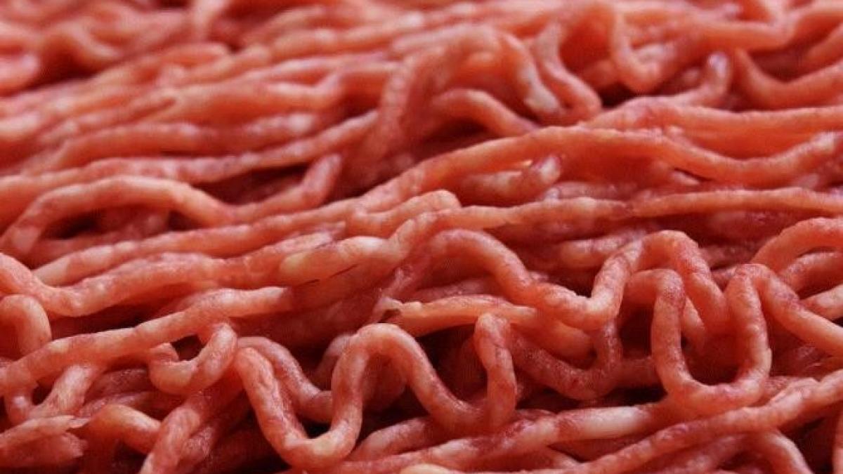 doar-bucatarii-renumiti-fac-asta--adauga-acest-ingredient-in-carnea-tocata--nu-ai-mai-facut-asta-pana-acum_10193100