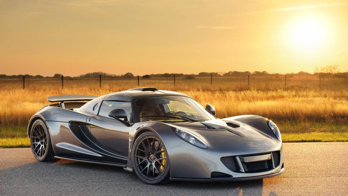 venom_f5_roadster_fb_58223400