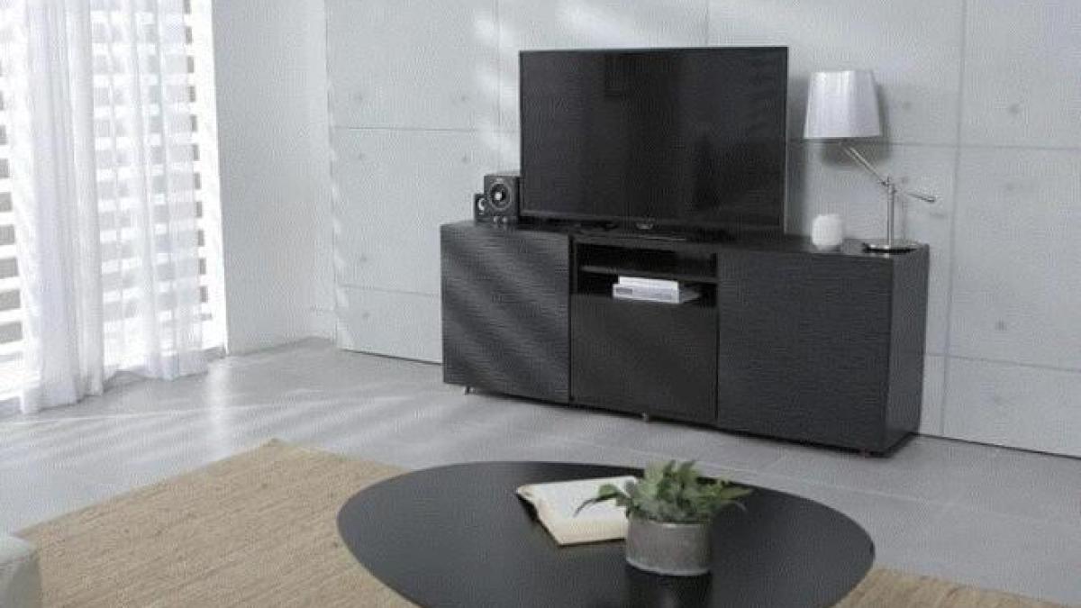 sterge-televizorul--astfel-incat-praful-sa-nu-se-depuna---cel-mai-eficient-truc_82864300