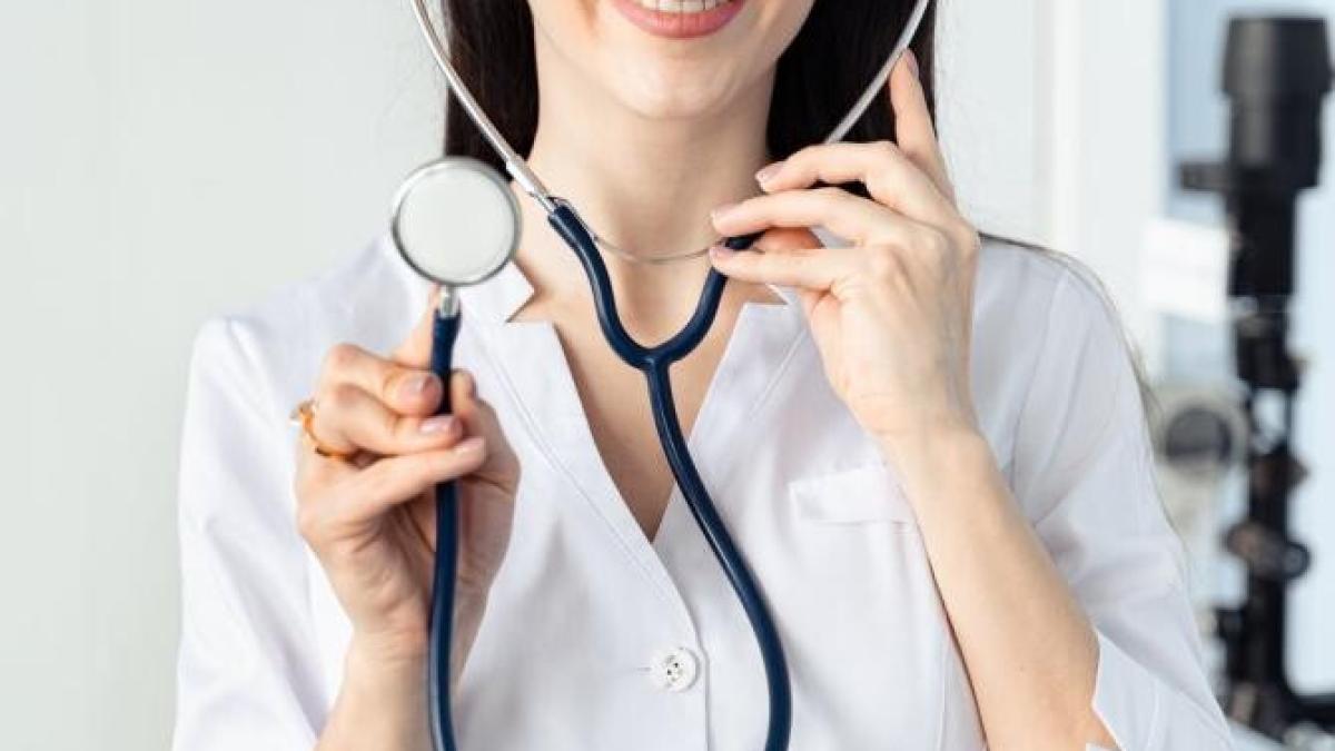 medicii-voluntari-au-oferit-un-numar-record-de-consultatii-medicale-pe-litoral_23714800