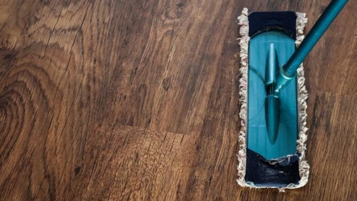 ce-sa-pui-in-galeata-ca-toate-pardoselile-sa-miroase-frumos---un-remediu-ieftin--pe-care-il-poti-prepara-acasa_13322600