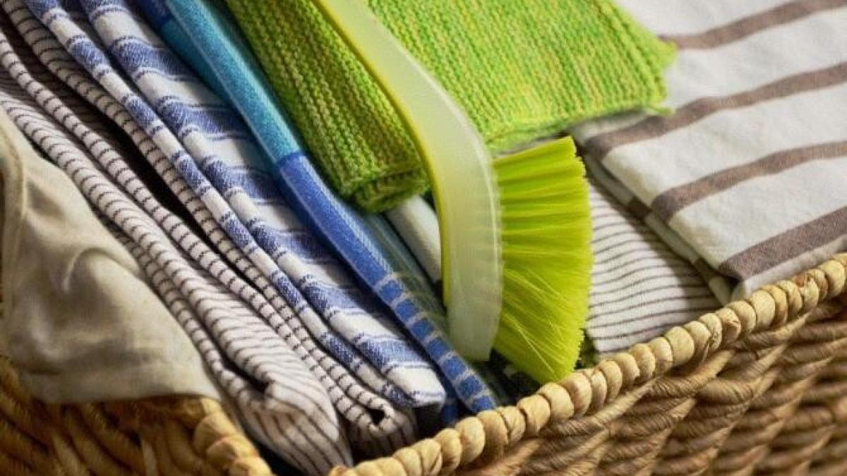 nu-va-grabiti-sa-aruncati-prosoapele-de-bucatarie---in-3-minute-vor-fi-curate-si-vor-mirosi-frumos_28542200