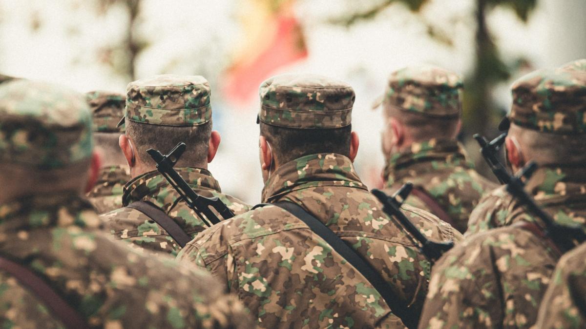 o-grupare-misterioasa-de-partizani-cheama-rusii-la-revolta_54453600