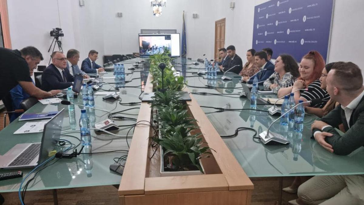 discutii-cu-studenti-1_64777100