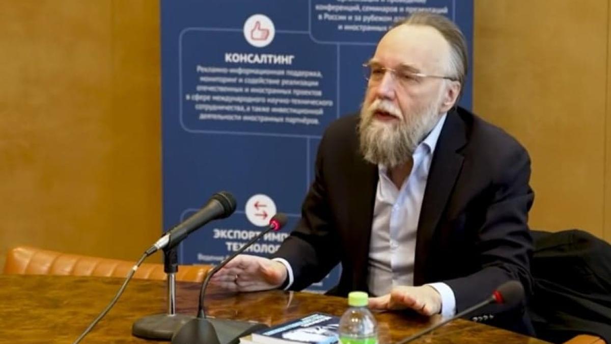 care-este--de-fapt--relatia-dintre-aleksandr-dughin-si-vladimir-putin_15963400