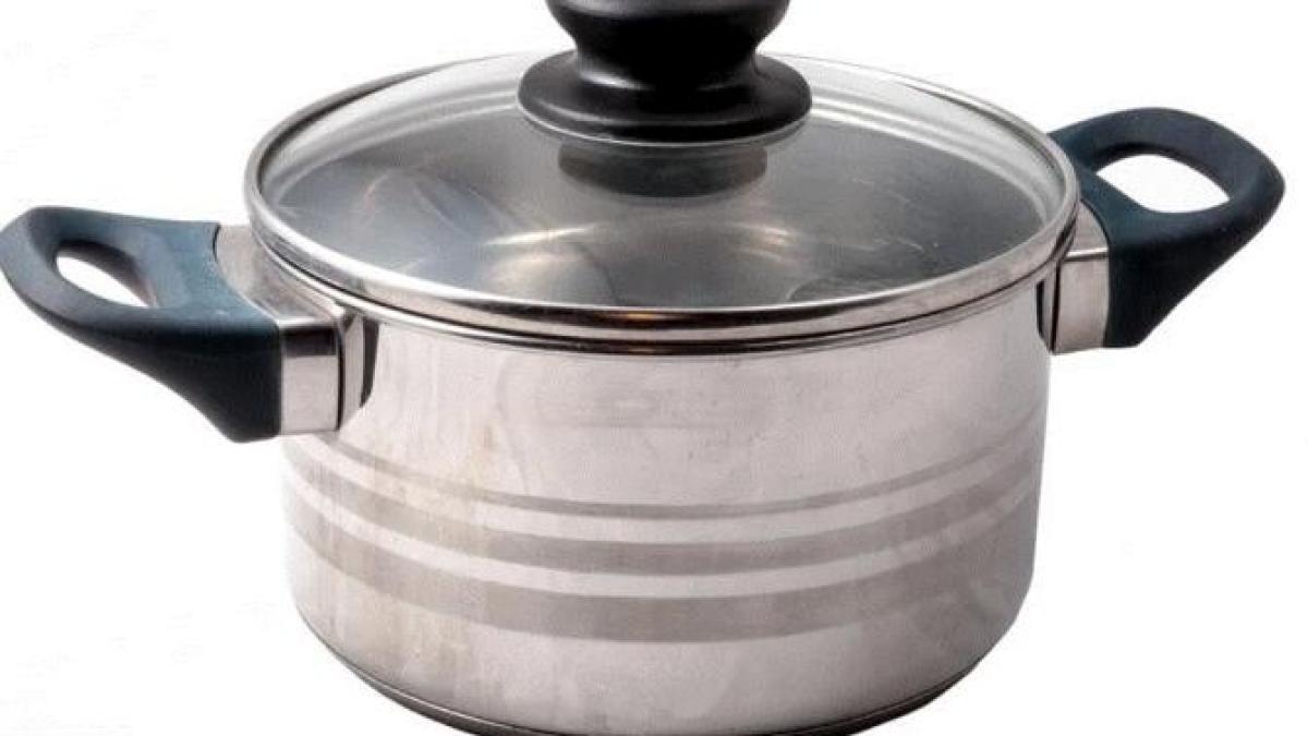 curata-rapid-grasimea-veche-de-sub-marginea-metalica-a-unui-capac-de-sticla---metoda-cu-care-vei-reusi_45859500