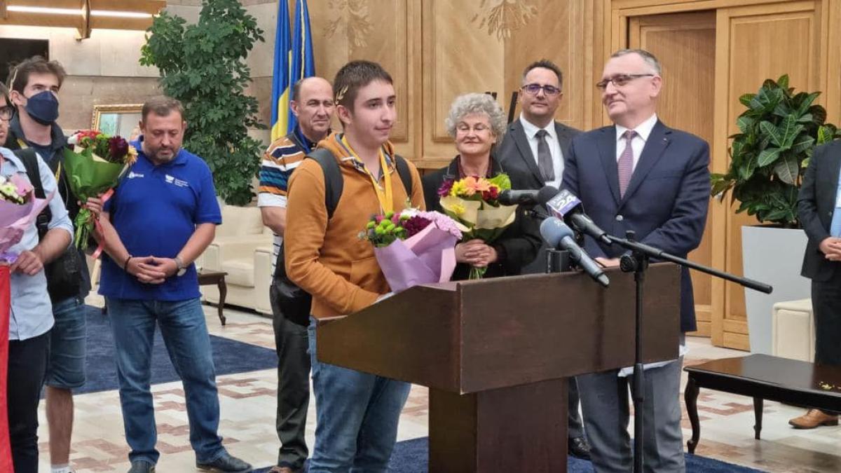 olimpiada-internationala-de-astronomie-si-astrofizica-2022--cimpeanu-o-noua-performanta-deosebita-a-elevilor-romani-1_45529900